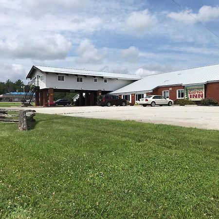 Baxter Park Inn Millinocket Экстерьер фото