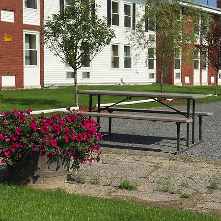 Baxter Park Inn Millinocket Экстерьер фото