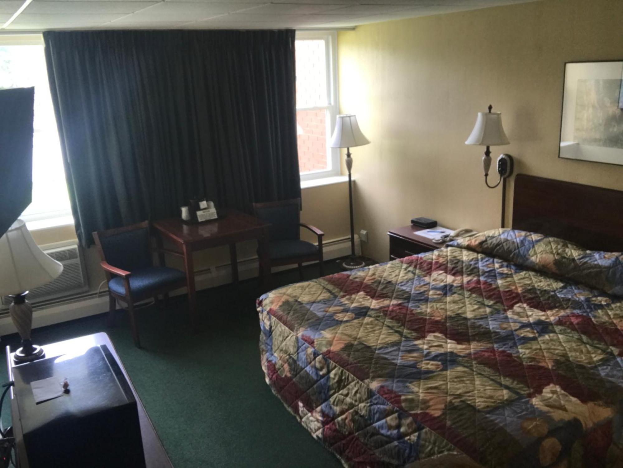 Baxter Park Inn Millinocket Экстерьер фото