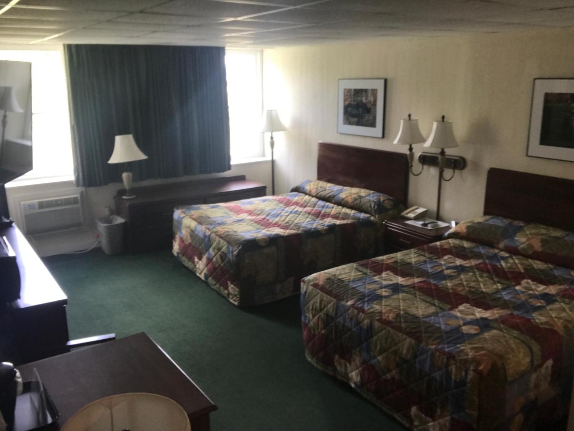 Baxter Park Inn Millinocket Экстерьер фото