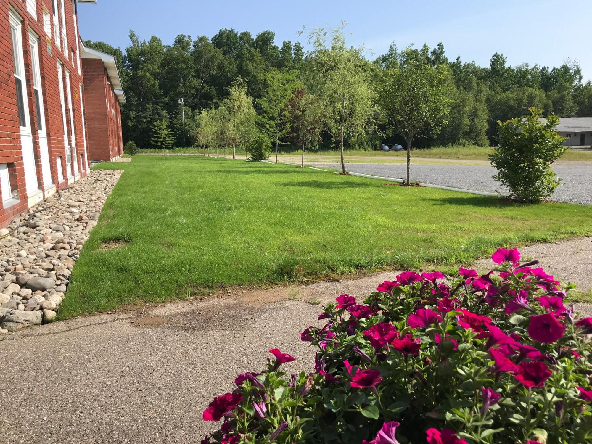 Baxter Park Inn Millinocket Экстерьер фото