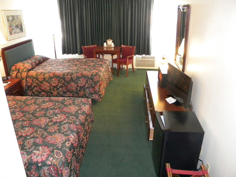 Baxter Park Inn Millinocket Экстерьер фото