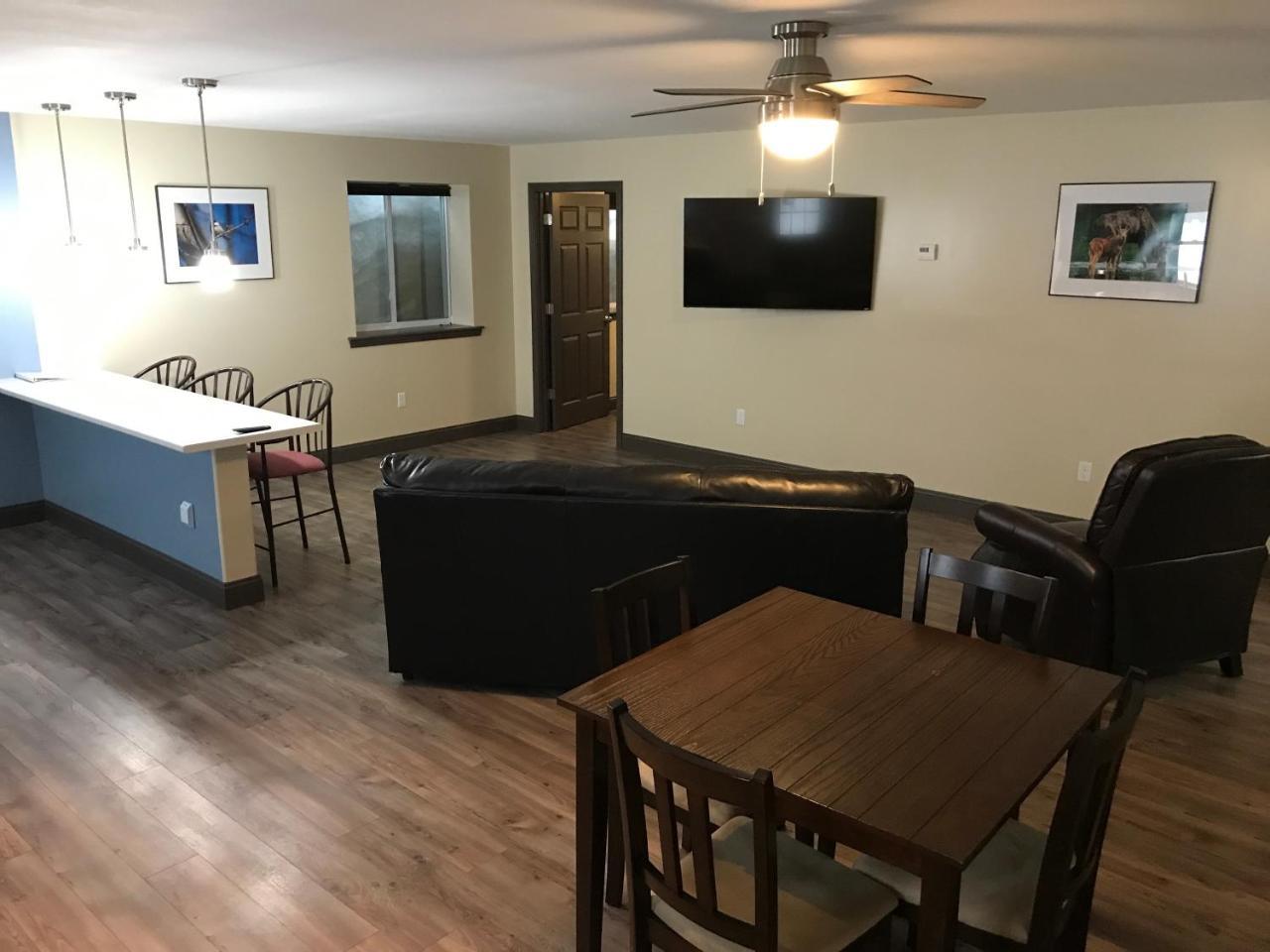 Baxter Park Inn Millinocket Экстерьер фото